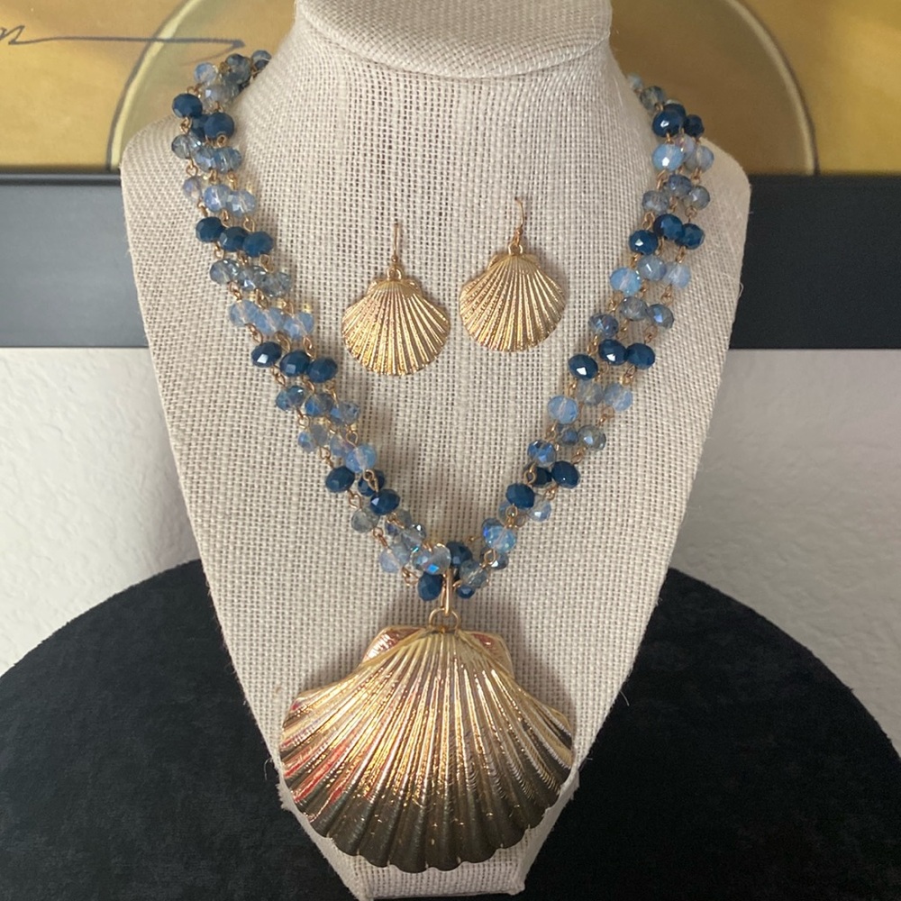 Palme d'Or POPPY SHELL NECKLACE